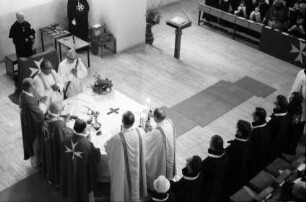 Freiburg: Konviktskirche, Eucharistiefeier, von oben, mit Erzbischof Dr. Schäufele