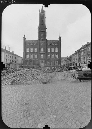 Kamenz, Markt 1. Rathaus (1848; C. A. Schramm). Eingangsfront