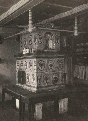 Kachelofen : Kachelofen (1827) aus Leutersdorf. Großschönau: Krumbholzmuseum