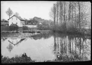 Schmiedewalde. Blick über den Teich zum Dorf
