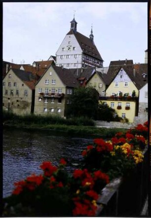 Besigheim: von der Enzbrücke auf Altstadt und Rathaus