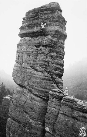 Sächsische Schweiz, Bielatal. Schiefer Turm. Alter Weg. Seilschaft Rudolf Klemm