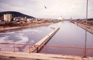 Obertürkheim, Unterwasser, flussabwärts