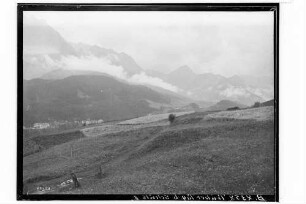 Blick auf Schuls [= Scuol] an einem trüben Tag