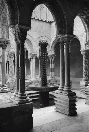 Reisefotos Italien. Sizilien. Monreale. Dom Santa Maria la Nuova. Kreuzgang (1174/1189). Ansicht aus dem Brunnenhaus