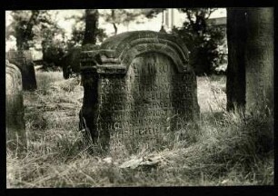alter Friedhof, Grabstein um 1700. Vergleich 251