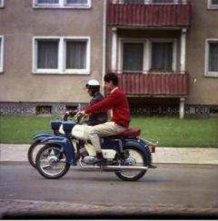 Das neue Simson Motorrad "Sperber"