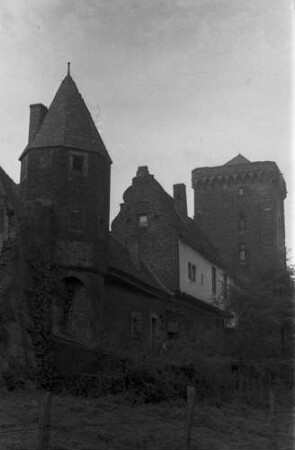 Zons: Alte Befestigungsanlage und Türme