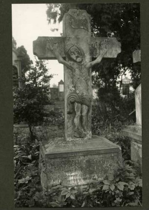 Friedhof. Grabkreuz