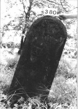 Grabstein 380
