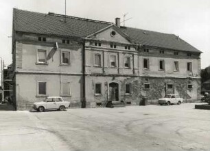 Hirschfelde (Kreis Zittau), Rosenstraße 5. Ehemaliger Vierseithof (um 1860). Wohnstallhaus