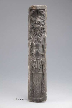Ofeneckkacheln mit Hermenpilaster — Ofeneckkachel mit Hermenpilaster