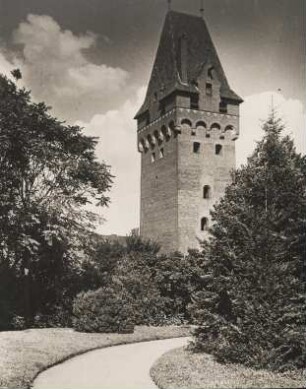 Kapitelturm der Burg Tangermünde. Der Turm wurde im 16. bis 18. Jahrhundert als Getreidespeicher für das Berliner Domkapital genutzt