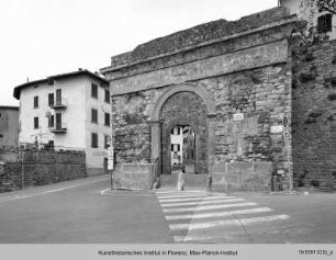 Porta San Giovanni, Lucignano (Arezzo)