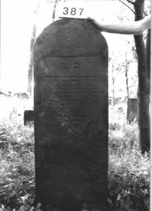 Grabstein 387