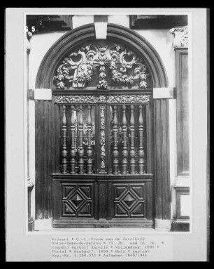Onze-Lieve-Vrouw van de Zavelkerk & Notre-Dame-du-Sablon — Sankt Markulf Kapelle — Portal