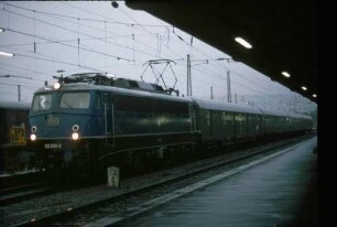 Heilbronn Hbf. Lok 110 390 E 3387 Bahnpostwagen Bnb-Wagen
