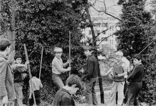 Spielende Jungen