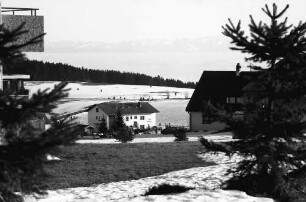 Höchenschwand: Ort und Straße mit Alpenpanorama