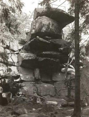 Lausitzer Bergland. Sibyllenstein (Hochstein) südlich von Elstra. Gipfelfels