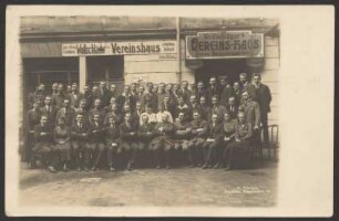 Ansichtskarte Gruppenbild "Wollschläger's Vereinshaus", Adalbertstraße 21