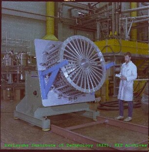 Komponentenentwicklung für den Crystal Barrel (CB)-Detektor im Institut für Kernphysik II (IK II)