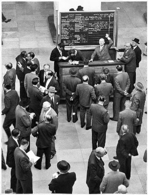 Hamburg 1949. Es geht aufwärts. An der Börse wird wieder gehandelt