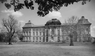 Dresden-Neustadt, Palaisplatz 10. Japanisches Palais (1727-1737; Z. Longuelune, M. D. Pöppelmann). Elbseite