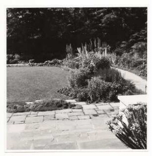 Garten Dr. Voss: Treppe in den Sommergarten