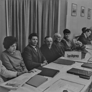 VI. Bundeskongress der Domowina in Hoyerswerda : Hoyerswerda. Saal mit Teilnehmern des VI. Bundeskongresses der Domowina