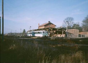 Altes Lager Schienenbus 772 142 Beiwagen 972 742
