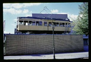 Strassenbahn auf Dach 6.9.71.