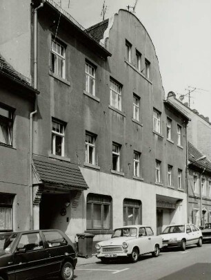 Wohnhaus mit Clubkino