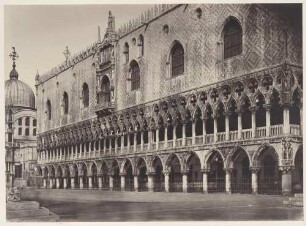 "Palazzo ducale. Facciata prospetante la piazzetta".