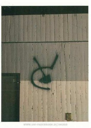 {HAMMER UND SICHEL}