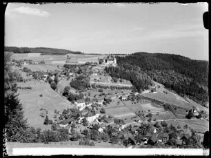 Ort und Burg Lauenstein