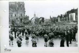 Demonstration zum Deutschlandtreffen der FDJ am Pfingstsonntag