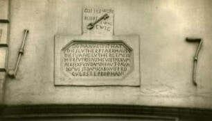 Dürkheimer Str. 19 Inschrift am alten Luth Pfarrhaus 1717