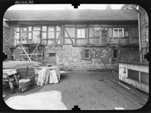Marksuhl. Schloß (1587/1591, Ausbau 1613/1616 und 1741/1743). Wirtschaftsflügel. Hofansicht