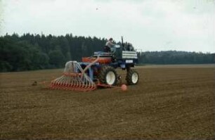 Fotografie: Trägerfahrzeug, Drillmaschine, Pneumatische Verteilung
