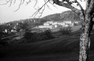 Pfirt, Ferrette: Blick von der Höhe auf französische Kaserne