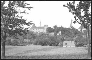 Taubenheim. Schloss und Kirche