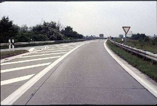Ausfahrt aus Tangente Südwest (Mannheim Richtung Karlsruhe) zu Nebenfahrbahn West (Frankfurt Richtung Karlsruhe)