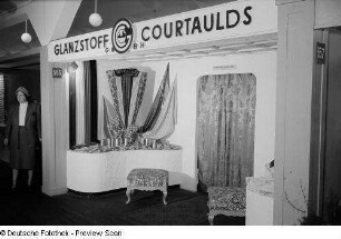 Textilien auf der Leipziger Herbstmesse 1954