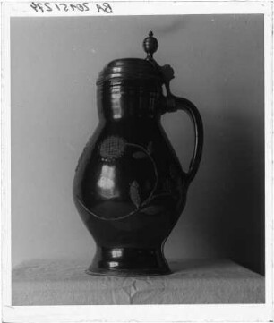 Krug mit Deckel