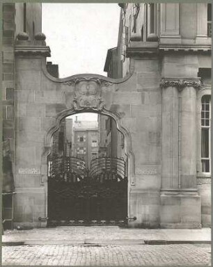 Billing, Hermann; Karlsruhe, Friedrichsplatz / Ritterstr.; Bankhaus Straus, Umbau - Einfahrt (Ansicht)