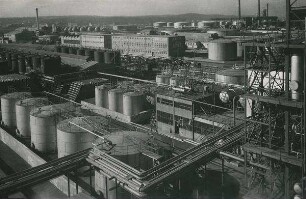 "Shell - Überblick" (aus der Serie "Hamburg als Industrieplatz")