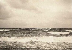 Hiddensee. Brandung vor der Insel Hiddensee
