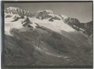 Blick vom Cooco-Kessel auf Gebirgsgrat von Ancohuma und Illampú