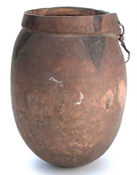 B02934 Vessel; pot